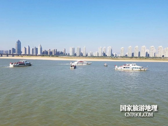 江西開展呵護一湖清水，嚴厲打擊非法采砂行動（圖）